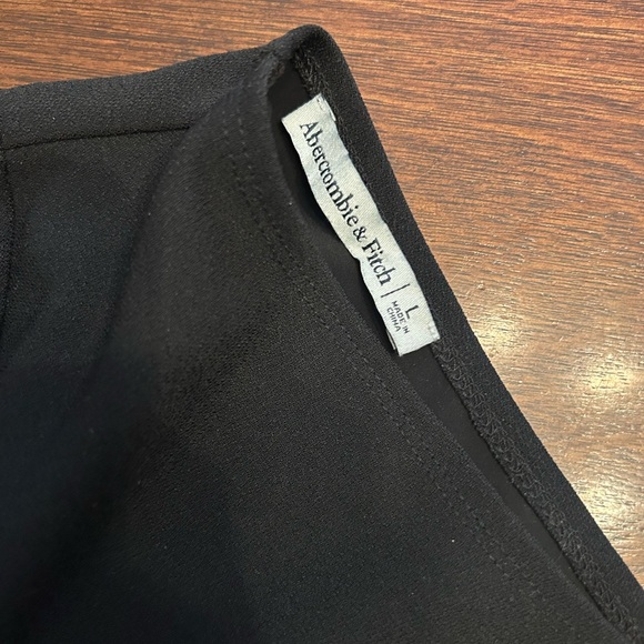 Abercrombie & Fitch Black One-Shoulder Crop Top - Picture 2 of 2
